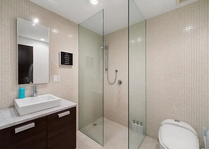 5br 5ba Architectural Estate-theatre Gym Rooftop Chicago