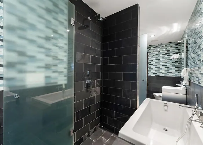 5br 5ba Architectural Estate-theatre Gym Rooftop