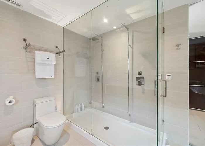 5br 5ba Architectural Estate-theatre Gym Rooftop Ferienhaus