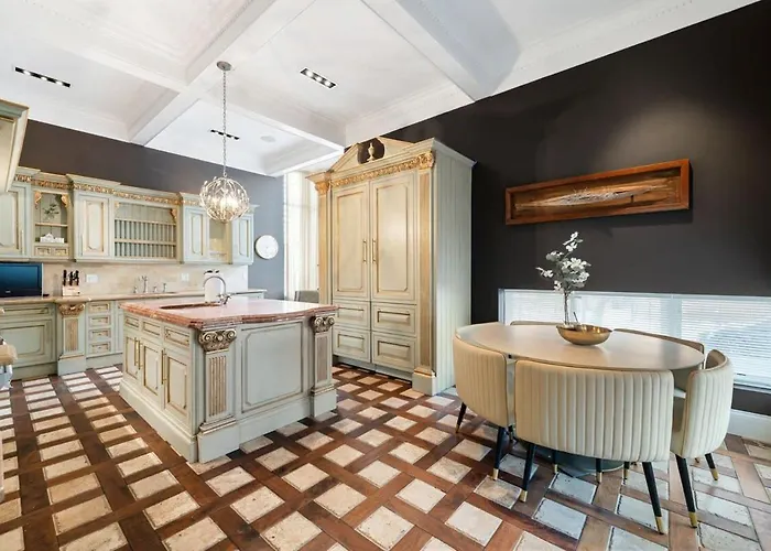 5br 5ba Architectural Estate-theatre Gym Rooftop Ferienhaus