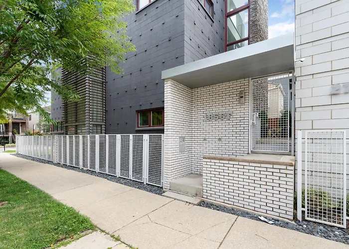 5br 5ba Architectural Estate-theatre Gym Rooftop *