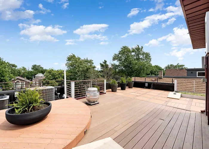 5br 5ba Architectural Estate-theatre Gym Rooftop Chicago