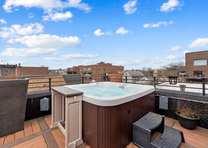 5br 5ba Architectural Estate-theatre Gym Rooftop Chicago